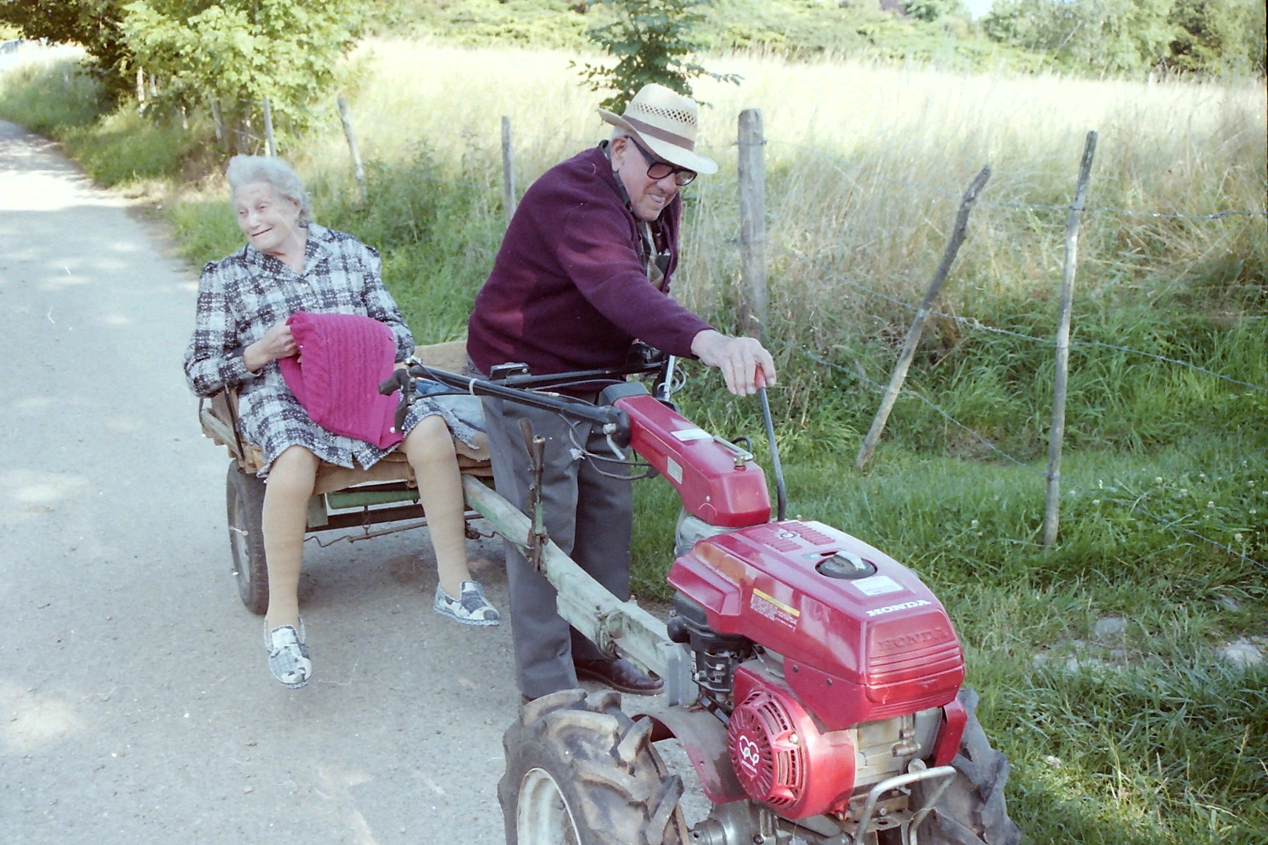 PICT0008-11.JPG