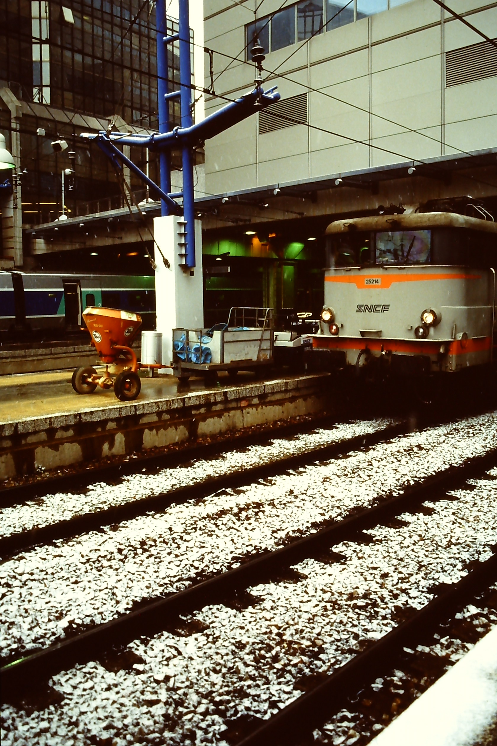 PICT0029-2.JPG
